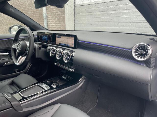 Mercedes-Benz A-KLASSE 250 e Luxury Line | Panoramadak | Nightpakket |