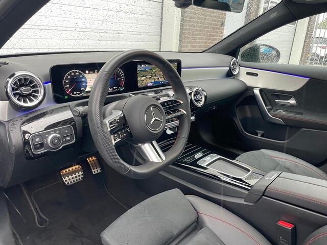 Mercedes-Benz A-KLASSE 250 e AMG Line | Panoramadak | Nightpakket |