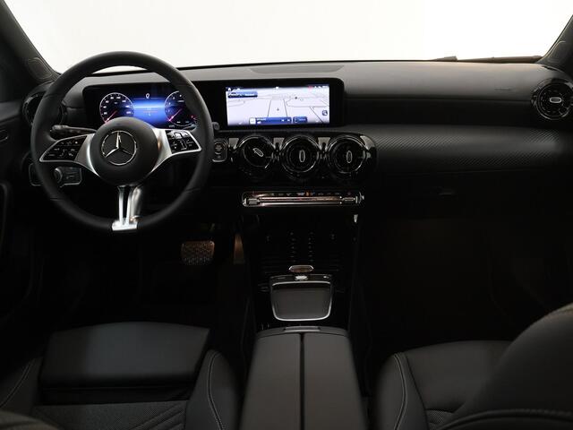 Mercedes-Benz A-KLASSE 180 Star Edition 2x groot scherm | spiegelpakket | Led verl. | LM velgen | Camera | Stoelverw.