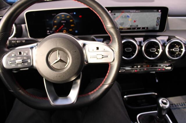 Mercedes-Benz A-KLASSE 180 136pk Business AMG Upgrade ECC/cruise/camera/navi