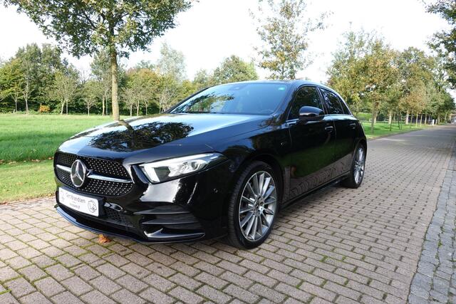 Mercedes-Benz A-KLASSE 250 e Premium Plus AMG Sfeerverlichting