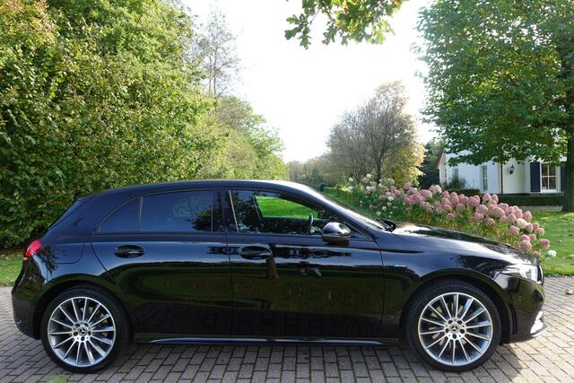 Mercedes-Benz A-KLASSE 250 e Premium Plus AMG Sfeerverlichting