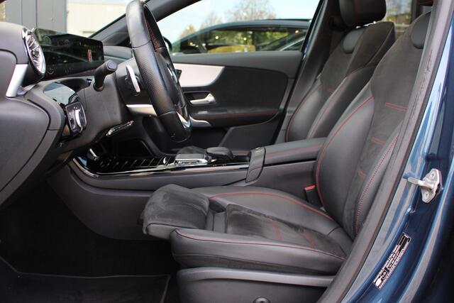 Mercedes-Benz A-KLASSE 180 AUT AMG | Pano | Widescreen | Afn. Trekhaak | Sfeerverlichting
