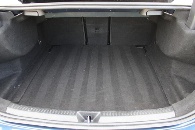 Mercedes-Benz A-KLASSE 180 AUT AMG | Pano | Widescreen | Afn. Trekhaak | Sfeerverlichting