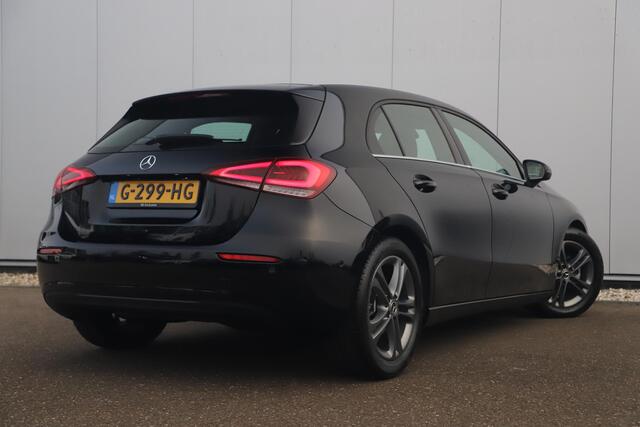 Mercedes-Benz A-KLASSE 160 Advantage Widescreen Full LED Sportstoelen Navigatie Camera Clima Cruise 17 inch LMV Lane Assist Parkeersensors