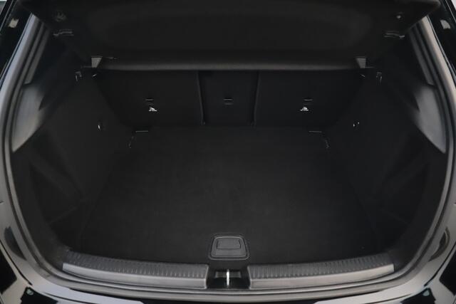 Mercedes-Benz A-KLASSE 160 Advantage Widescreen Full LED Sportstoelen Navigatie Camera Clima Cruise 17 inch LMV Lane Assist Parkeersensors