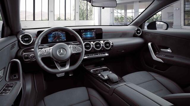 Mercedes-Benz A-KLASSE 250 e | AMG | Parktronic |Appel Carplay | 18" lichtmetalen velgen |