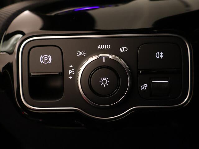 Mercedes-Benz A-KLASSE 180 Star Edition AMG Line Plus | Parkeerpakket met 360°-camera | KEYLESS GO | Antidiefstalpakket URBAN GUARD PLUS | Extra USB-poorten | Dodehoekassistent | Sfeerverlichting | Spiegelpakket | MULTIBEAM LED |