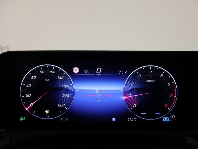 Mercedes-Benz A-KLASSE 180 Star Edition AMG Line Plus | Parkeerpakket met 360°-camera | KEYLESS GO | Antidiefstalpakket URBAN GUARD PLUS | Extra USB-poorten | Dodehoekassistent | Sfeerverlichting | Spiegelpakket | MULTIBEAM LED |