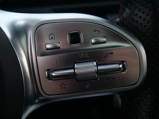 Mercedes-Benz A-KLASSE 180 136 Pk Premium Plus AMG-Styling Navigatie / DAB / 18 inch