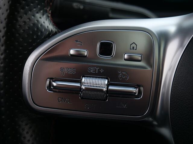 Mercedes-Benz A-KLASSE 180 136 Pk Premium Plus AMG-Styling Navigatie / DAB / 18 inch