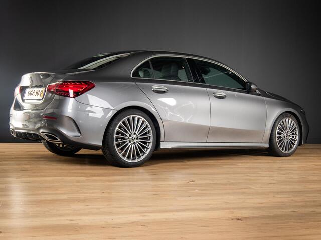 Mercedes-Benz A-KLASSE 180 Star Edition AMG Line Panorama dak