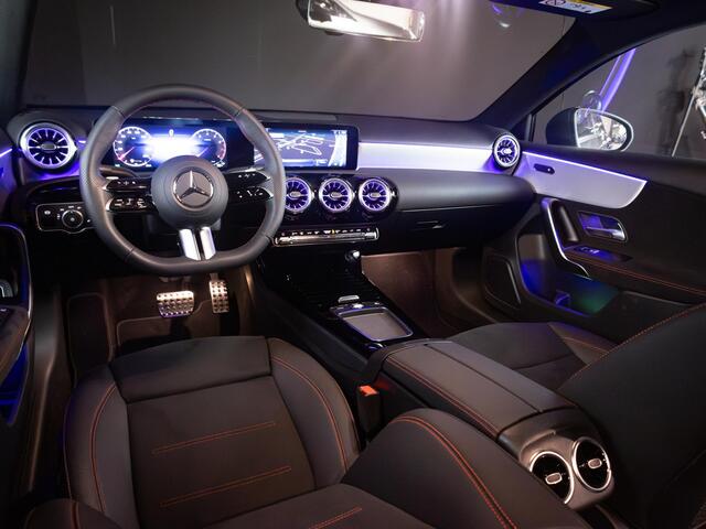 Mercedes-Benz A-KLASSE 180 Star Edition AMG Line Panorama dak