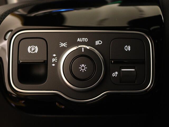Mercedes-Benz A-KLASSE A35 AMG 4MATIC | AMG Nightpakket | Smartphone-integratie | AMG Aerodynamica pakket | Panoramaschuifdak | Burmester surround sound system | Extra USB-poorten | Sfeerverlichting |