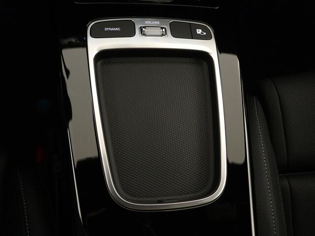 Mercedes-Benz A-KLASSE A35 AMG 4MATIC | AMG Nightpakket | Smartphone-integratie | AMG Aerodynamica pakket | Panoramaschuifdak | Burmester surround sound system | Extra USB-poorten | Sfeerverlichting |