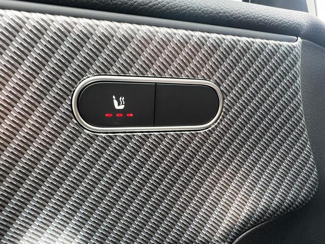 Mercedes-Benz A-KLASSE 250 e Luxury Line | Nightpakket | Panoramadak | Achteruitrijcamera | Stoelverwarming | Sfeerverlichting | Dodehoekassistent | Multibeam LED | Apple & Android Carplay