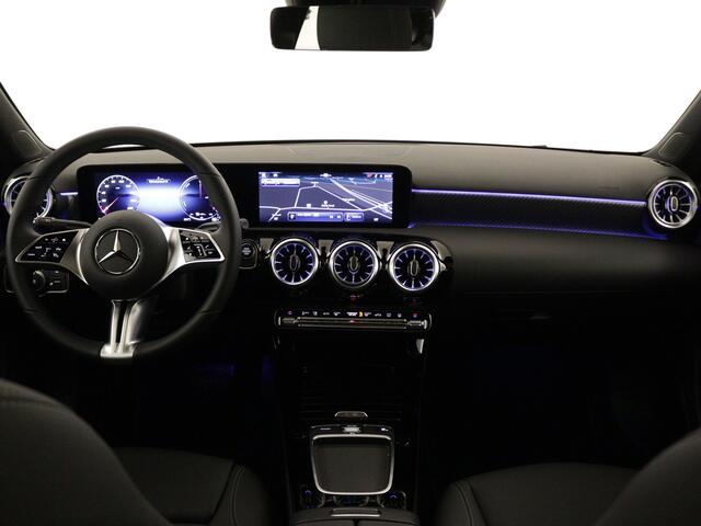 Mercedes-Benz A-KLASSE 250 e Star Edition Luxury Line | Parkeerpakket met achteruitrijcamera | KEYLESS GO-comfortpakket | Verwarmde stoelen vooraan | Extra USB-poorten | Sfeerverlichting | Draadloos oplaadsysteem voor Smartphone |