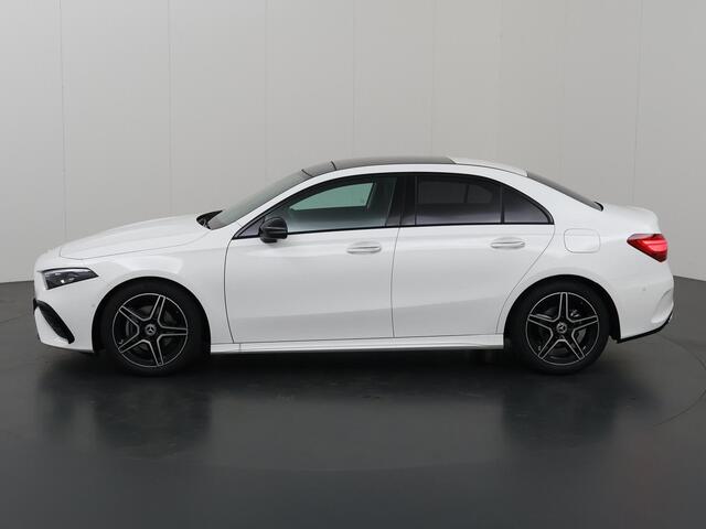 Mercedes-Benz A-KLASSE 180 Limousine Star Edition AMG Line 180 Star Edition AMG Line | Nightpakket | Apple Car Play | Panoramadak | 18-Inch | Stoelverwarming | Keyless Go | Multibeam LED |