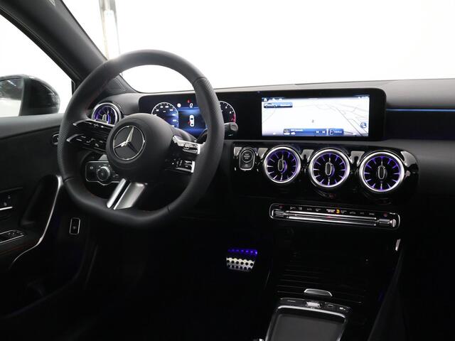 Mercedes-Benz A-KLASSE 180 Limousine Star Edition AMG Line 180 Star Edition AMG Line | Nightpakket | Apple Car Play | Panoramadak | 18-Inch | Stoelverwarming | Keyless Go | Multibeam LED |