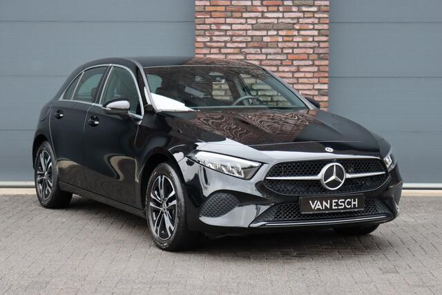 Mercedes-Benz A-KLASSE 250 e Luxury Line Aut8 | Facelift | Widescreen | Camera | Zitcomfortpakket |Stoelverwarming | DAB | Apple Carplay/Android Auto | Cruise Control |