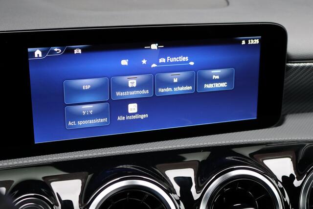 Mercedes-Benz A-KLASSE 250 e Luxury Line Aut8 | Facelift | Widescreen | Camera | Zitcomfortpakket |Stoelverwarming | DAB | Apple Carplay/Android Auto | Cruise Control |