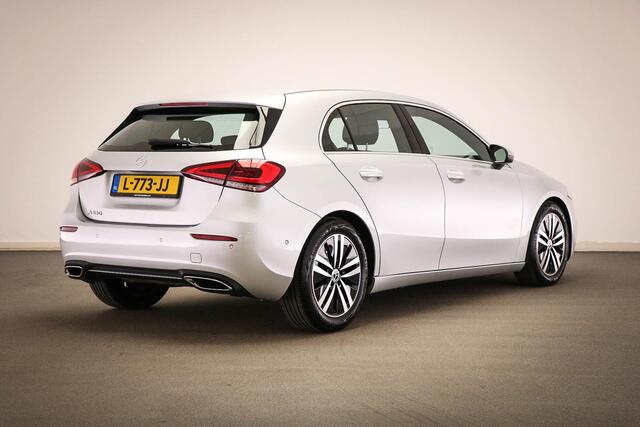 Mercedes-Benz A-KLASSE 180 Business Solution Luxury | WIDESCREEN | SFEERVERLICHTING | DAB | APPLE | CAMERA