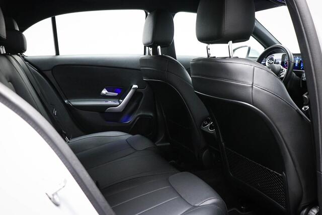 Mercedes-Benz A-KLASSE 180 Business Solution Luxury | WIDESCREEN | SFEERVERLICHTING | DAB | APPLE | CAMERA