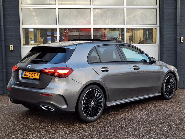 Mercedes-Benz A-KLASSE 180 Star Edition AMG Line | Night Pakket | 19 inch Multispaaks AMG Velgen | Panoramadak | Dodehoekassistent | MULTIBEAM LED Koplampen | Sfeerverlichting | Stoelverwarming | Achteruitrijcamera | Elektrisch Inklapbare Buitenspiegels | Showmodel