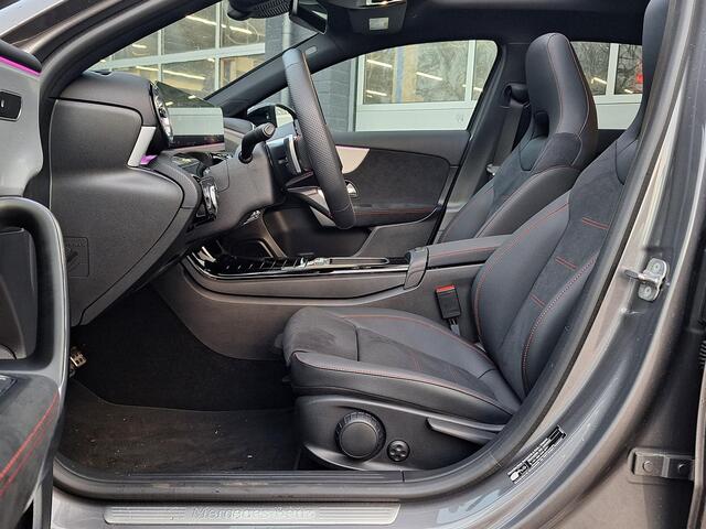 Mercedes-Benz A-KLASSE 180 Star Edition AMG Line | Night Pakket | 19 inch Multispaaks AMG Velgen | Panoramadak | Dodehoekassistent | MULTIBEAM LED Koplampen | Sfeerverlichting | Stoelverwarming | Achteruitrijcamera | Elektrisch Inklapbare Buitenspiegels | Showmodel