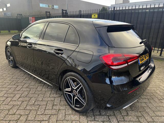 Mercedes-Benz A-KLASSE 180 d Premium Alcantara/Navi/Cam/Cruise/DAB