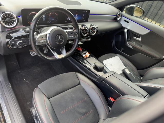 Mercedes-Benz A-KLASSE 180 d Premium Alcantara/Navi/Cam/Cruise/DAB
