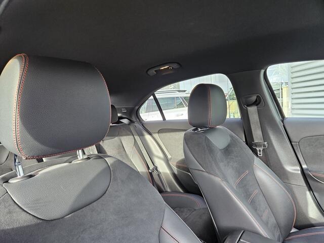 Mercedes-Benz A-KLASSE 250 e AMG Line Plug In Hybrid PHEV | Widescreen Navi | Camera | Sfeerverlichting | Apple Carplay | Alcantara Sportstoelen Verwarmd | DAB |