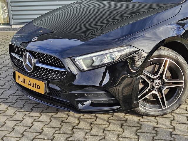 Mercedes-Benz A-KLASSE 250 e AMG Line Plug In Hybrid PHEV | Widescreen Navi | Camera | Sfeerverlichting | Apple Carplay | Alcantara Sportstoelen Verwarmd | DAB |