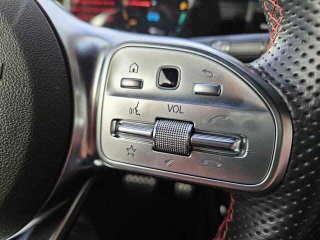 Mercedes-Benz A-KLASSE 250 e AMG Line Plug In Hybrid PHEV | Widescreen Navi | Camera | Sfeerverlichting | Apple Carplay | Alcantara Sportstoelen Verwarmd | DAB |