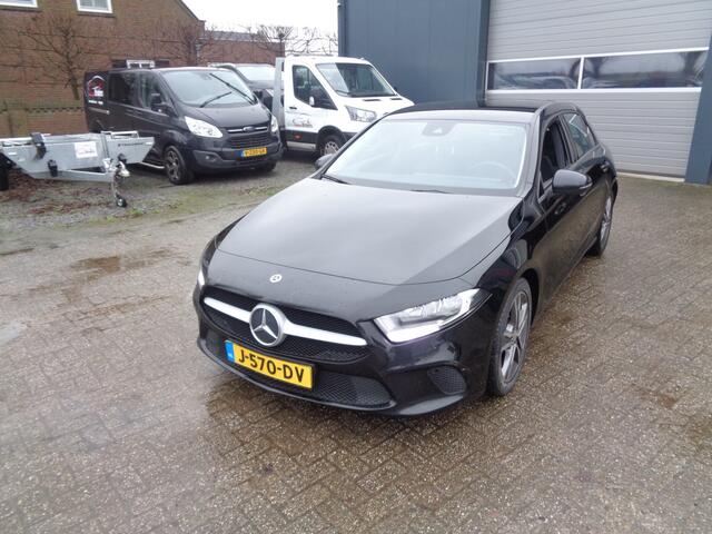 Mercedes-Benz A-KLASSE 160 Ecc, Camera, Carplay, Licht metalen velgen
