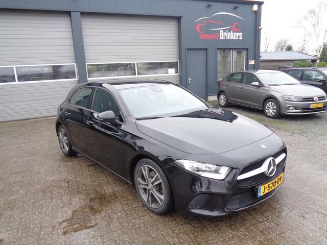 Mercedes-Benz A-KLASSE 160 Ecc, Camera, Carplay, Licht metalen velgen