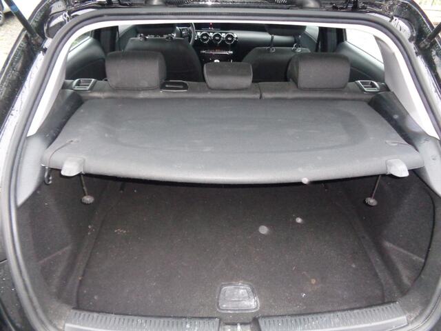 Mercedes-Benz A-KLASSE 160 Ecc, Camera, Carplay, Licht metalen velgen