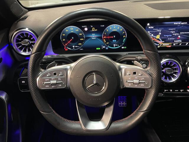 Mercedes-Benz A-KLASSE 250 e AMG Line 18"/Panoramadak/Matrix LED/Camera/Stoelverwarming/Burmester/Sfeerverlichting/Apple Carplay & Android Auto