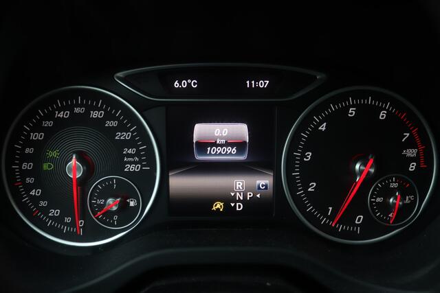 Mercedes-Benz A-KLASSE BWJ 2017 160 102 PK Ambition AUTOMAAT / LED KOPLAMPEN / SPORTSTOELEN / HALF LEDER / CRUISE / NAVI / PDC / LMV /