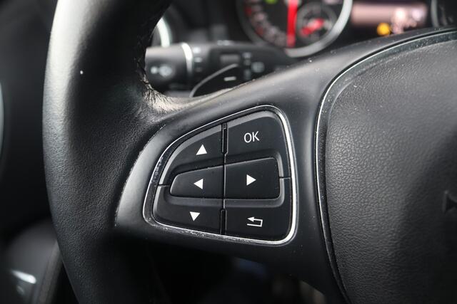 Mercedes-Benz A-KLASSE BWJ 2017 160 102 PK Ambition AUTOMAAT / LED KOPLAMPEN / SPORTSTOELEN / HALF LEDER / CRUISE / NAVI / PDC / LMV /