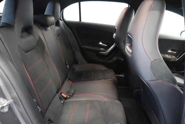 Mercedes-Benz A-KLASSE 180 Business Solution AMG Night Upgrade | CAMERA | NAVI | CRUISE | ¤ 19.900,- Incl. BTW