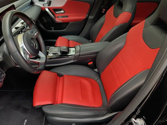 Mercedes-Benz A-KLASSE 250 AMG 224pk Aut Panoramadak Nightpakket Widescreen AmbientLight SportLeder Distronic Led 360Camera 19" Pdc
