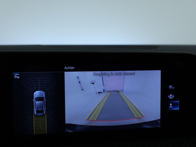 Mercedes-Benz A-KLASSE 180 Business Solution | Achteruitrijcamera | Apple Carplay | Navigatie | Stoelverwarming | Inclusief 24 maanden MB Certified garantie voor Europa.