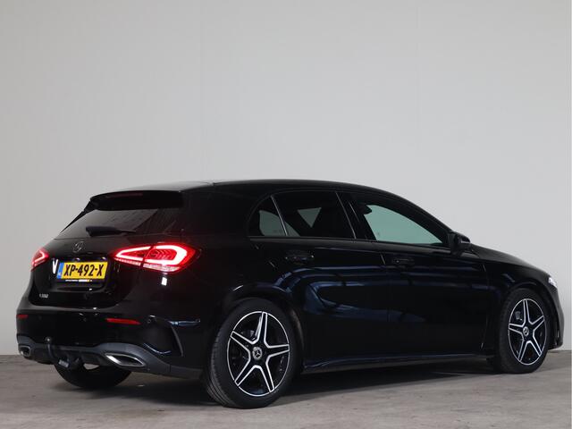 Mercedes-Benz A-KLASSE 180 Business Solution AMG Night Upgrade NL-Auto!! Led verlichting I Camera