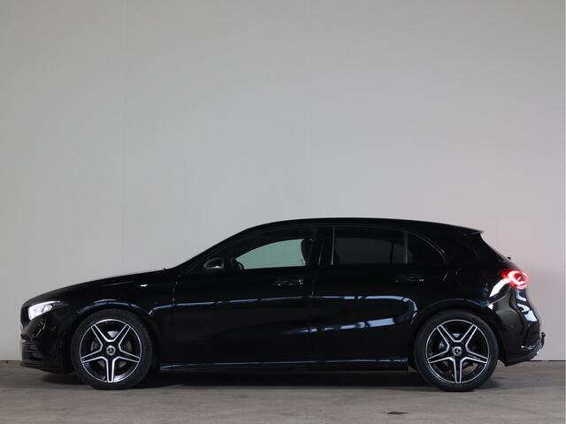 Mercedes-Benz A-KLASSE 180 Business Solution AMG Night Upgrade NL-Auto!! Led verlichting I Camera