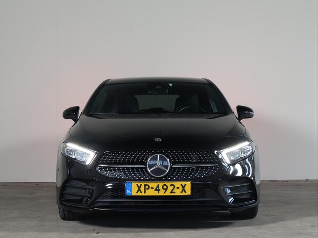 Mercedes-Benz A-KLASSE 180 Business Solution AMG Night Upgrade NL-Auto!! Led verlichting I Camera