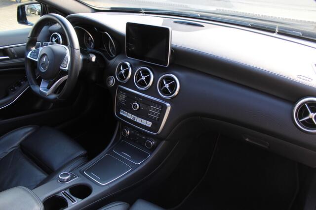 Mercedes-Benz A-KLASSE 250 AMG Automaat/Panoramadak/Navigatie/Cruise control/Apple Carplay/Parkeersensoren/Lederen bekleding/Parkeersoren rondom/Stoelverwarming/Inklapbare spiegels/Keyless/Led koplampen