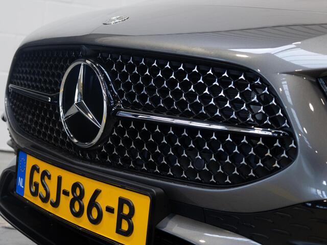 Mercedes-Benz A-KLASSE 180 Star Edition AMG Line Panorama dak