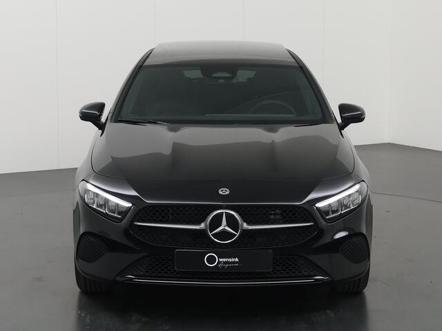 Mercedes-Benz A-KLASSE 250 e | Business Line | Panorama-schuifdak | Privacy Glass | Stoelverwarming | Achteruitrijcamera | DAB+ | Voorbereiding op DISTRONIC |