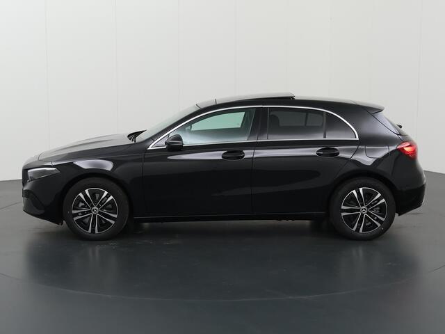 Mercedes-Benz A-KLASSE 250 e | Business Line | Panorama-schuifdak | Privacy Glass | Stoelverwarming | Achteruitrijcamera | DAB+ | Voorbereiding op DISTRONIC |